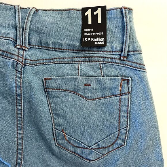 I&P Fashion Distressed Denim Bermuda Shorts Women's Casual Summer Wear Size 11‎ - Picture 10 of 11